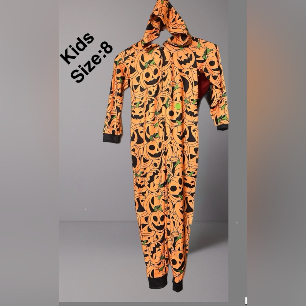 Kids Halloween Orange Pumpkin Onesie Size:8
2-4” Hair Clips to complete costume